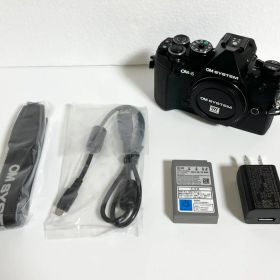 【シャッター回数約1023】OM SYSTEM (OLYMPUS) デジタル一眼カメラ OM-5 ボディ [ブラック] 【中古】【非常に良い】【25801109097404】