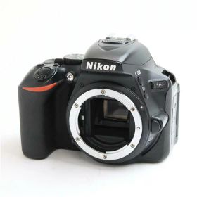 【中古】 《難有品》 Nikon D5600 ボディ [ デジタルカメラ ]