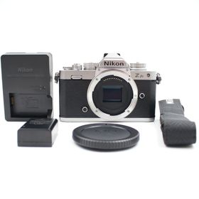 ■極上品■ Nikon Z fc ボディ シルバー ミラーレス一眼カメラ ニコン(ミラーレス一眼)