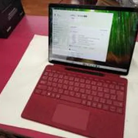 surface pro8 8GB 256 13インチ　純正キーボード　赤 surface pro8 8GB 256 13インチ 純正キーボード 赤