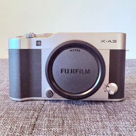 フジフイルム(富士フイルム)の美品 FUJIFILM X-A3 ボディ 本体(ミラーレス一眼)