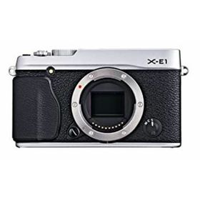 【中古】「非常に良い」FUJIFILM ミラーレス一眼レフカメラ X-E1 ボディ 1630万画素 シルバー FX-X-E1S(ミラーレス一眼)