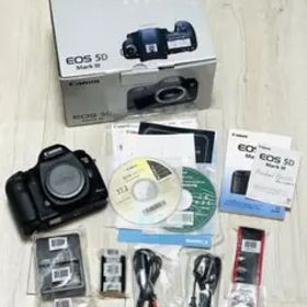 Canon EOS 5D Mark III 本体と付属品