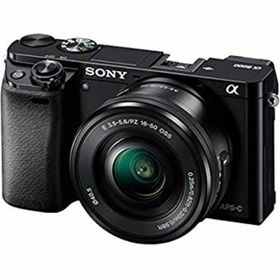 【中古】「非常に良い」SONY ミラーレス一眼 α6000 パワーズームレンズキット E PZ 16-50mm F3.5-5.6 OSS ブラック ILCE-6000L B(ミラーレス一眼)