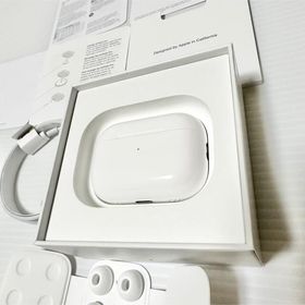 アップル(Apple)の人気品！ Apple AirPods pro 2 エアポッズ イヤホン ホワイト(ヘッドフォン/イヤフォン)