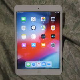 Apple iPad mini2 Wi-Fiモデル シルバー◆ME279J/A 第二世代◆3