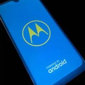 ★後割れあり★Motorola moto g7スマートフォン
