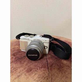 オリンパス(OLYMPUS)のOLYMPUS E-PL7 14-42 EZ レンズキット WHITE(ミラーレス一眼)