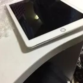 APPLE iPad Air IPAD AIR 2 docomo 32GB SV