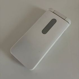 SIMロック解除済au/ GRATINA 4G /KYF31/ホワイト