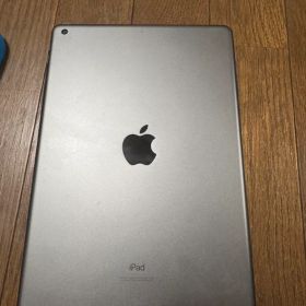 Apple iPad シルバー 本体 10.2インチiPad （64GB）