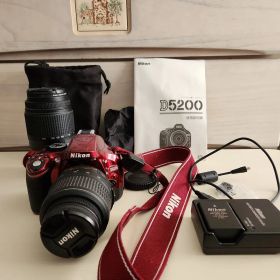 NikonD5200赤色モデル 18-55mmレンズ 55-300mmレンズ付き