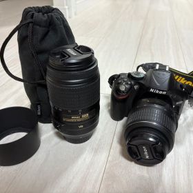 NikonのD5200 デジタル一眼レフカメラ、2レンズ18-55と55-300