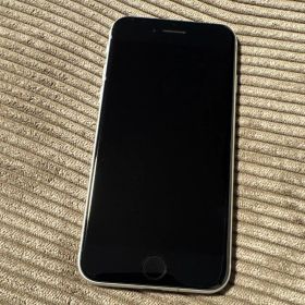 Apple iPhone SE第二世代 ホワイト 64GB