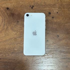 Apple iPhone SE(第2世代)ホワイト ケース付き