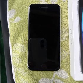 iPhone SE2 SIMロックなし