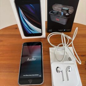 12/28迄値下げiPhone SE (第2世代)&【おまけ】コードレスイヤホン