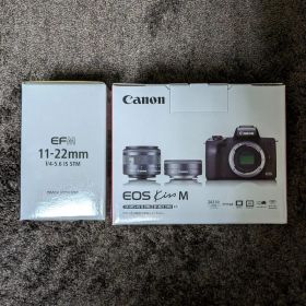 【中古】EOS Kiss M 本体/レンズ3本/付属品/その他