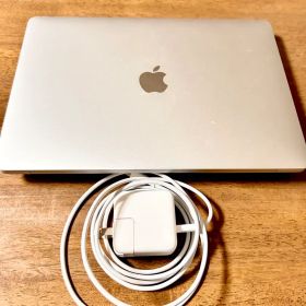Apple MacBook Air (M1, 2020) 本体