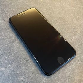 Apple iPhone 7 ブラック 本体