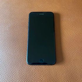 Apple iPhone 7 ブラック