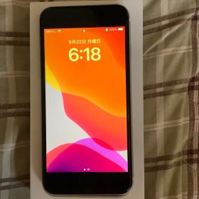 iPhone SE (第3世代)スターライト64Gバイト