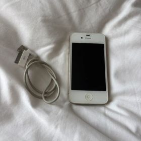 iPhone 4 ホワイト USBケーブル付き