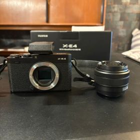 美品【FUJIFILM】X-E4 + XC 15-45mm