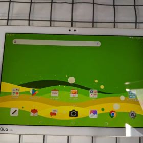 Qua tab PZ LGT32 2G16G Android7 Simフリー②