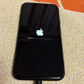 Apple iPhone XR 64GBブラックSIMフリー