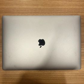 MacBook Pro (15-inch, 2016) 本体