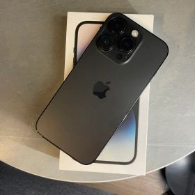 Apple iPhone 14Pro ブラック ケース付き