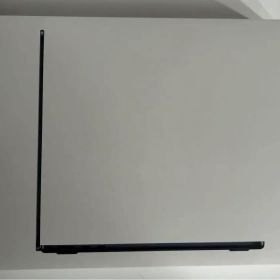 アップル Macbook Air M2 2022 13インチ ミッドナイト