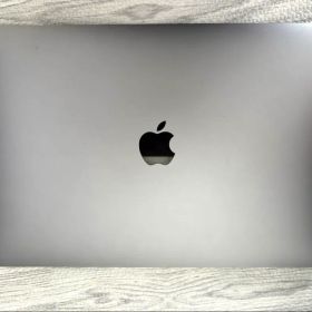 【美品】MacBookAir 第8世代