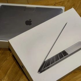 MacBook Air MACBOOK AIR MRE82J/A 美品中古