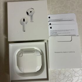 Apple AirPods4 noise cancellation