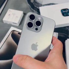 iPhone 15 Pro Max 256GB SIMフリー