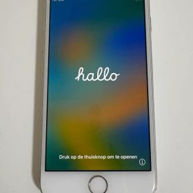 Apple iPhone 8 シルバー 64GB 本体