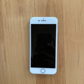 Apple iPhone 8 ホワイト 本体