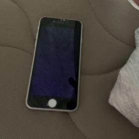 Apple iPhone 8 シルバー 本体