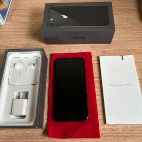 iPhone 8 Space Gray 64 GB au