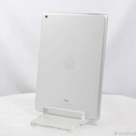 〔中古品〕 iPad 第6世代 32GB シルバー MR7G2J／A Wi-Fi【198】