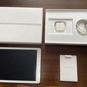 iPad 第6世代 本体、充電器、ケーブル、箱入、フルセット カバー付き