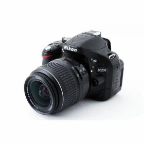 【中古】ニコン Nikon D5200 レンズキット ブラック 美品 ストラップ付き