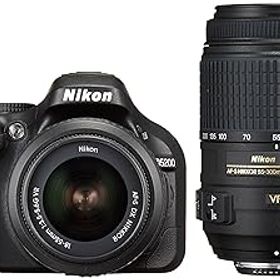 【中古】(良い)Nikon デジタル一眼レフカメラ D5200 ダブルズームキット AF-S DX NIKKOR 18-55mm f/3.5-5.6G VR/ AF-S DX NIKKOR 55-300mm f/4.5-5.6G ED VR ブ
