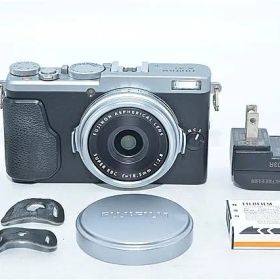 313★美品★富士フイルム デジタルカメラ X70 シルバー X70-S