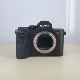 【中古】 (ソニー) SONY α7R IV ILCE-7RM4【中古カメラ デジタル一眼】 ランク：AB