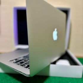 更に値下げた❗️ Macbook Air 8GB 256 GB