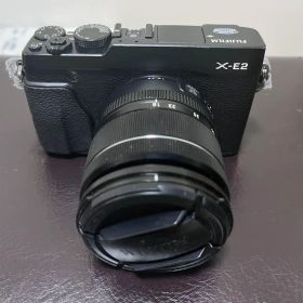 FUJIFILM X-E2 ミラーレス一眼 本体とズームレンズ