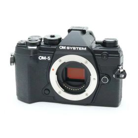 【中古】 《美品》 OM SYSTEM OM-5 ボディ ブラック 【イメージセンサークリーニング/各部点検済】 [ デジタルカメラ ]